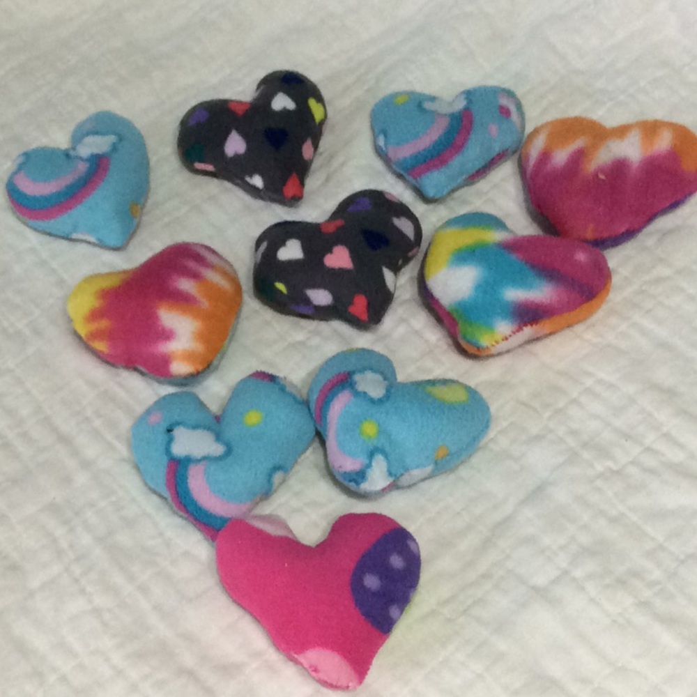 Memory hearts sold in packs of ten. Colors vary. H128